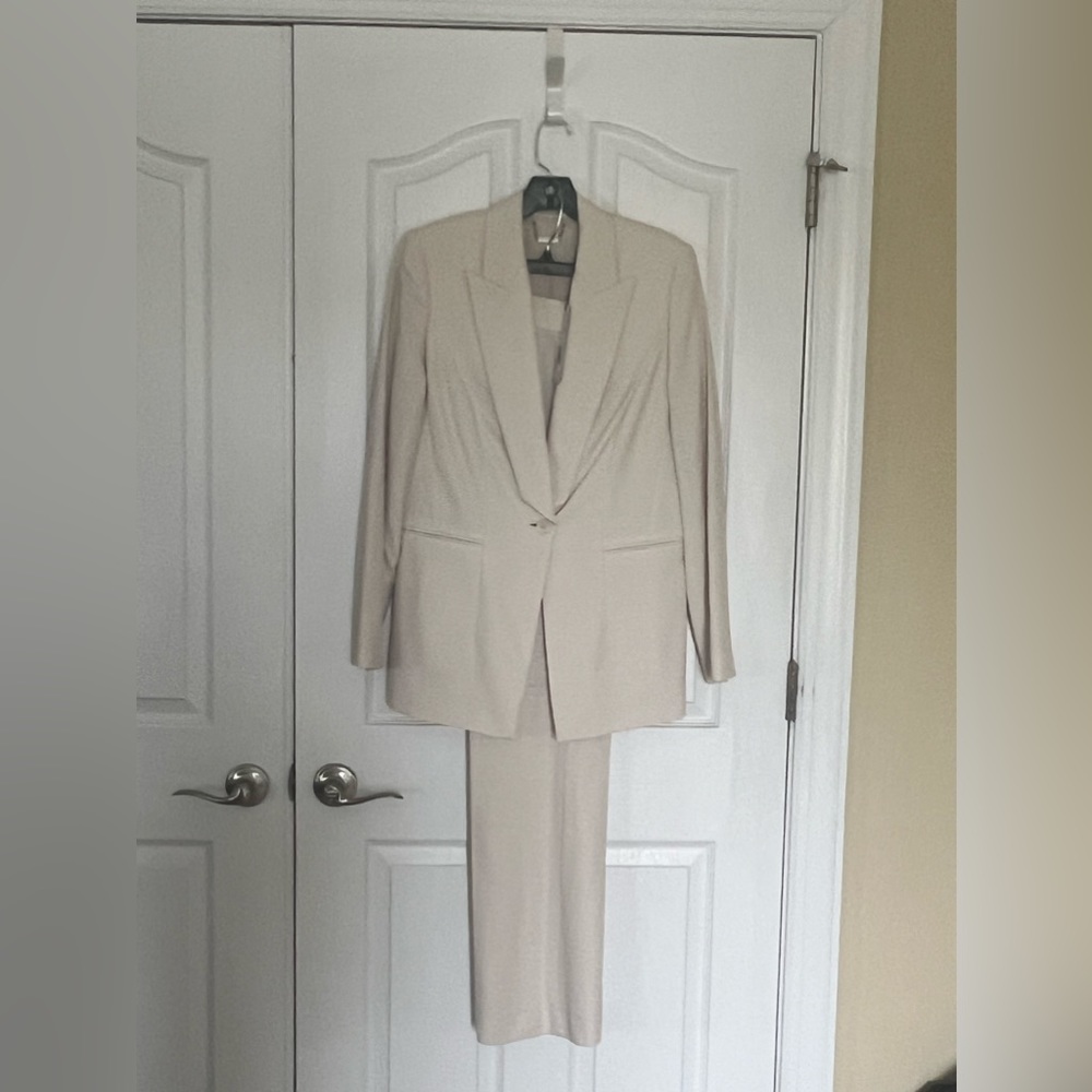NWT Elie Tahari pant suit.